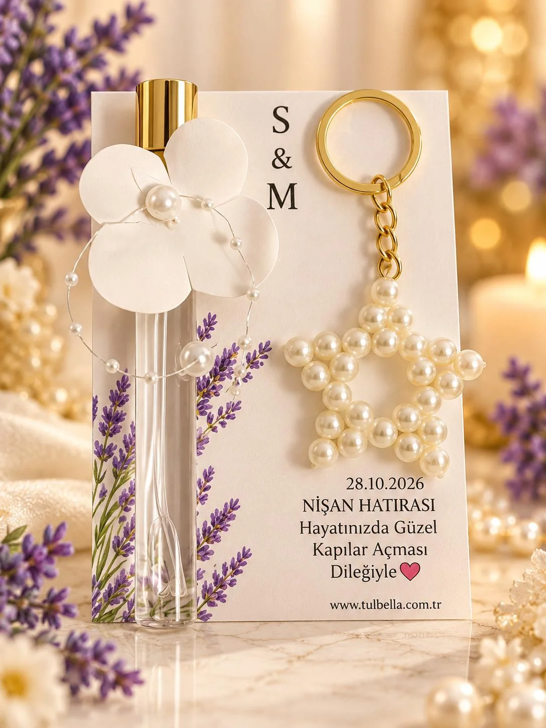 Lavanta Desenli Kart Üzerinde Çiçek Süslemeli Sprey Kolonya ve İnci İşlemeli Yıldız Anahtarlık Nikah Hatırası Seti
